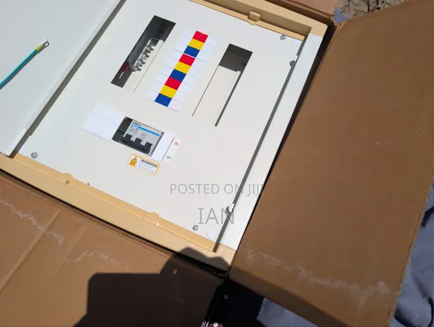 Europlus 6-Way Distribution Board - 1