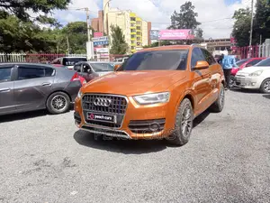 Audi Q3 2015 Dhahabu