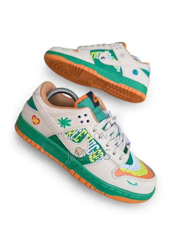 Nike Dunk Low Street Hawker Art Edition Sneakers - 1