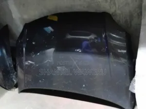 Toyota Avensis Bonnet 2010