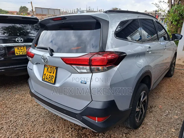 Toyota Rush S Grade 2018 Nyeupe - 1