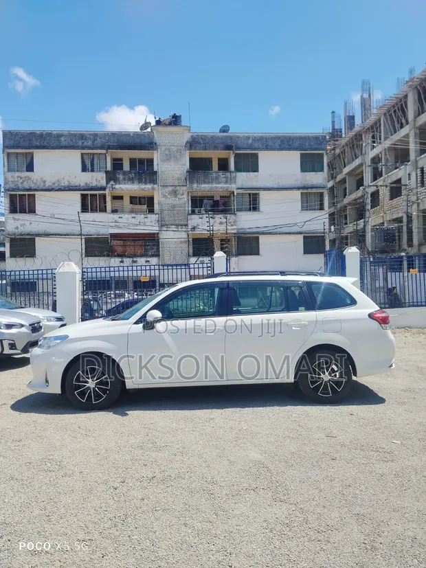 Toyota Corolla Fielder 2019 Nyeupe - 1
