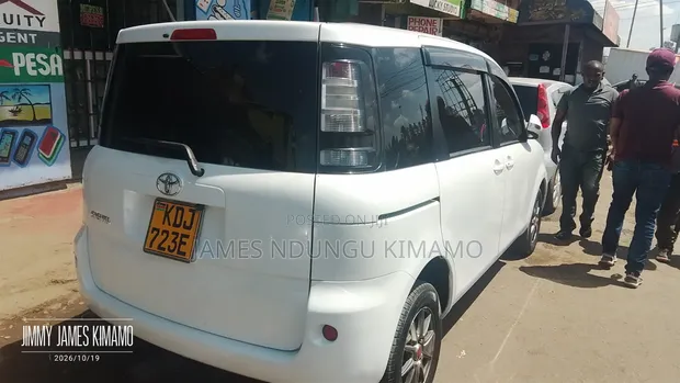 Toyota Sienta 2015 Rangi ya Loti - 1