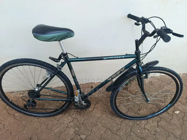 Trek Bicycle - 28" Wheels, Shimano Gears - 1
