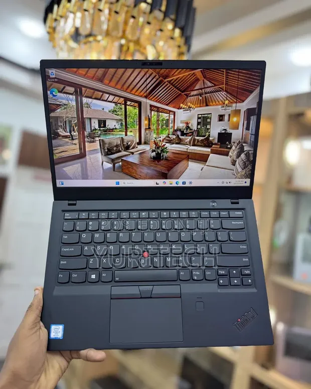 Lenovo ThinkPad X1 Carbon Gen 7 Laptop - 1