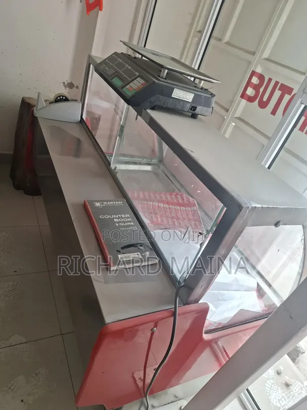 Meat Display With Chiller - 1