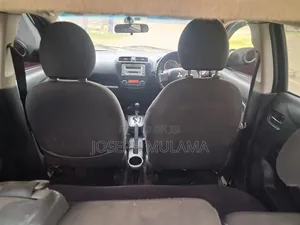 Mitsubishi Mirage 2013 Nyeusi