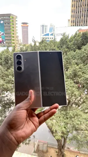 Samsung Galaxy Z Fold7 256GB Graphite (Iliyo tumika)