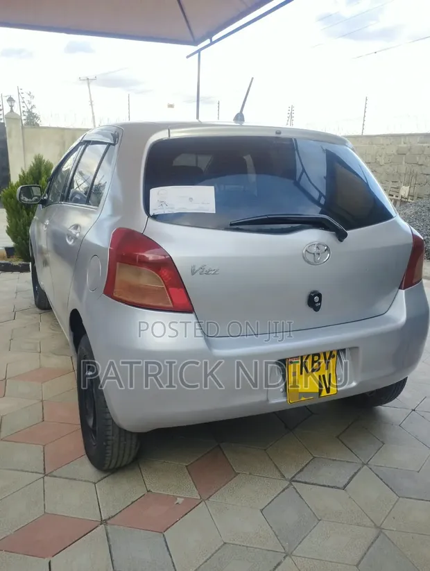 Toyota Vitz 1.0 FWD 5dr 2007 Silver - 1