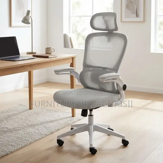 Modern White Managerial Office Chair - 1