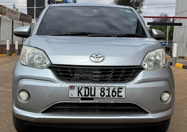 Toyota Passo 2018 Silver - 1