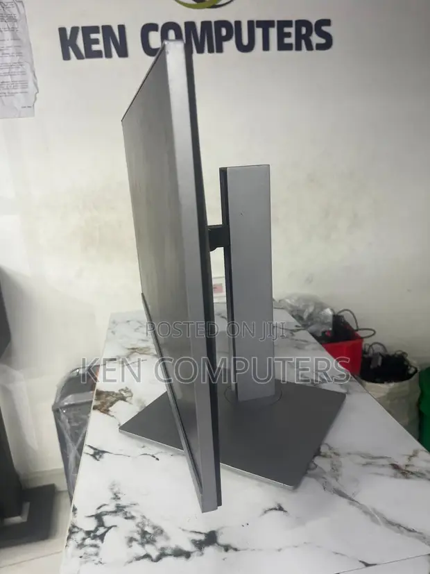 HP EliteDisplay E243 23.8-Inch Full HD IPS Monitor - 1