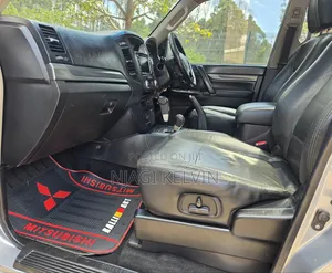 Mitsubishi Pajero Shogun 2005 Silver