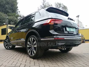 Volkswagen Tiguan 2.0T SE R-Line Nyeusi 2021