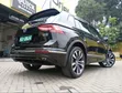 Volkswagen Tiguan 2.0T SE R-Line Nyeusi 2021 - 3