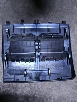 Dashboard ya Nissan Tiida