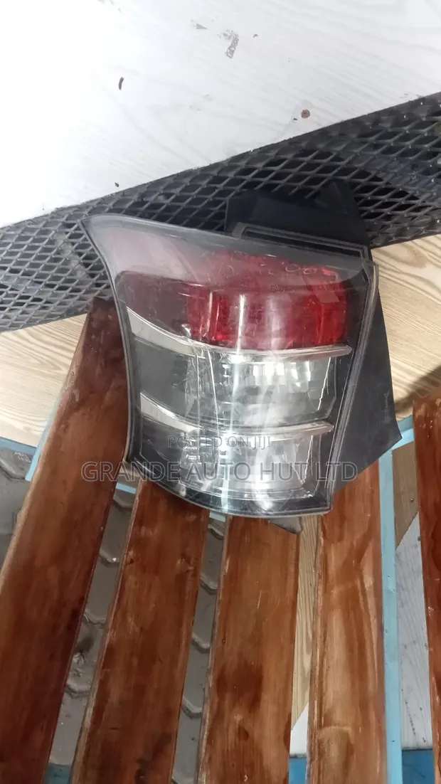 Taa ya Nyuma ya Toyota iQ (Iliyotumika) - 1