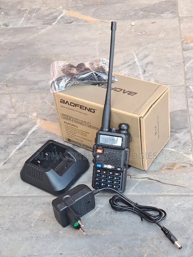 Redio ya Baofeng UV-5R Mawasiliano kwa Usalama na Nje - 1