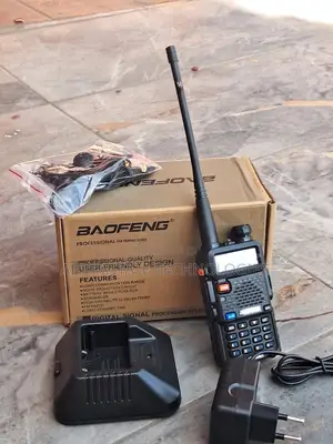 Redio ya Baofeng UV-5R Dual Band Handheld