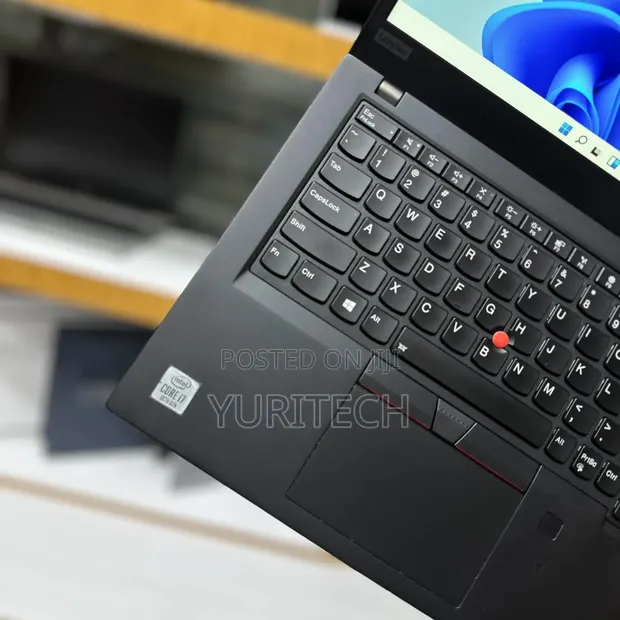 Lenovo ThinkPad X390 Laptop - Core i7, 16GB RAM, 256GB SSD - 1