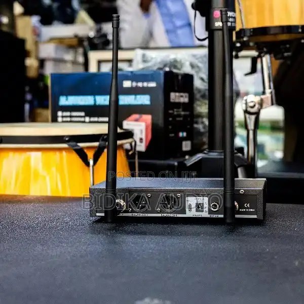 BNK CE5 UHF Digital Wireless Microphone - 1