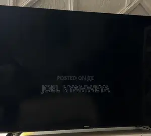 55 Inch Hisense Smart TV - Skrini Imevunjika