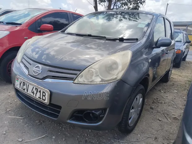 Nissan Note 2013 Kijivu - 1