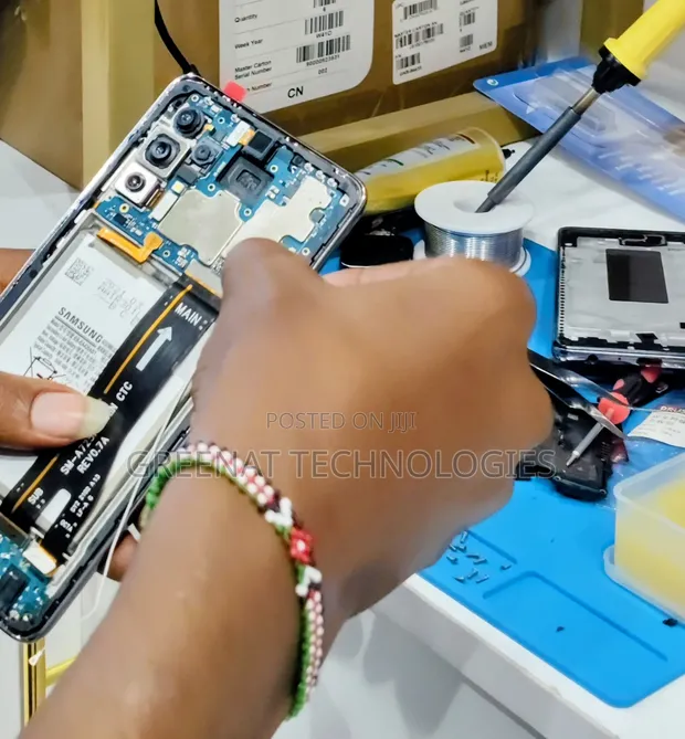 Phone and Laptop Repair Services by Greenat - 1