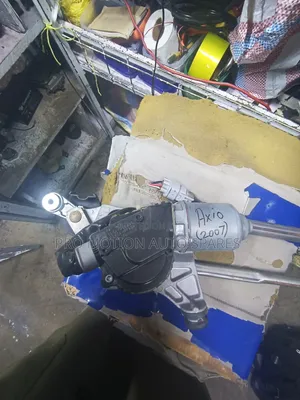 Toyota Corolla Axio/Fielder Front Wiper Motor & Linkage Assembly