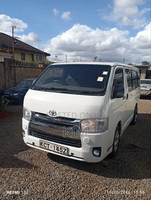 Toyota HiAce 2012