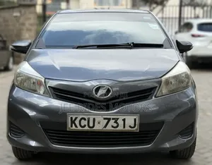 Toyota Vitz 2012 Kijivu