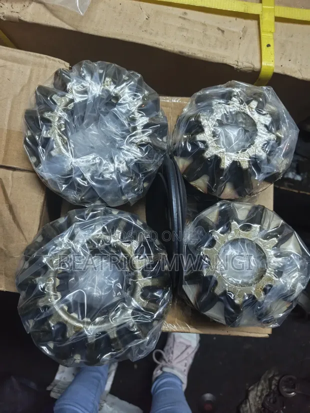 Genuine Fuso Spinder Gear - Brand New - 1