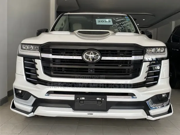 Toyota Land Cruiser 2023 Nyeupe - 1