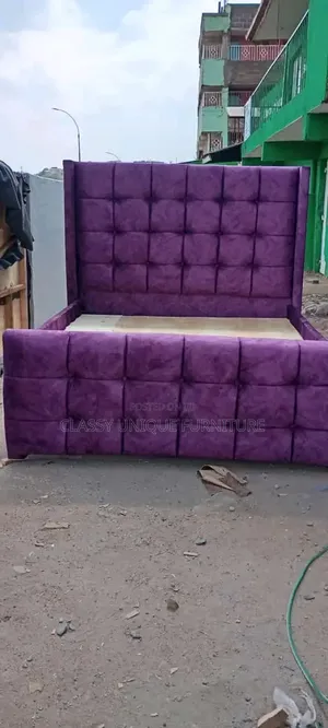 Kitanda cha Chester cha Zambarau cha Velvet 5x6