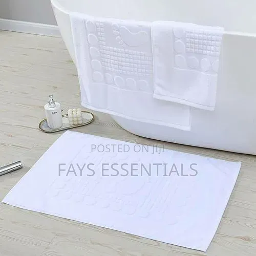 White 100% Cotton Bath Mat - 1