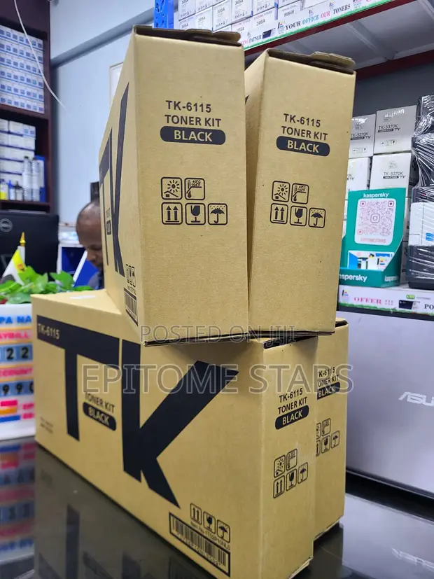 Kyocera TK-6115 Toner Nyeusi ya Laser - 1