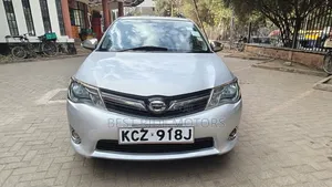 Toyota Corolla Fielder 2013 Nyeupe