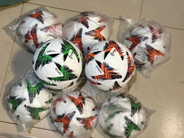 Kipsta Speedball Tubeless Football Ball Size 5 - 1