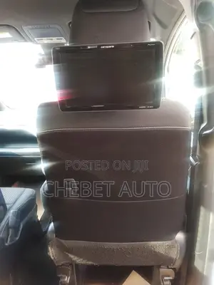 Toyota Voxy 2019 Nyeupe