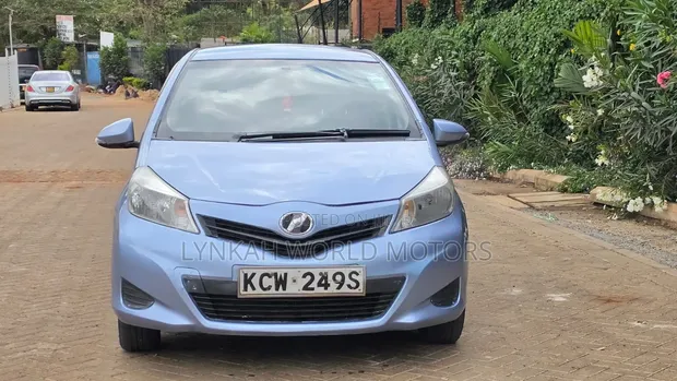 Toyota Vitz 2013 Blue - 1