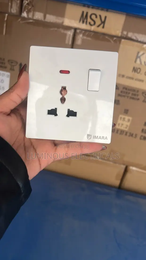 Imara 1-Gang 3-Hole Universal Wall Socket yenye Switch - 1