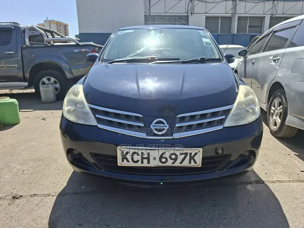 Nissan Tiida 2010 Black - 1
