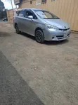 Toyota Wish 2011 Nyeupe - 4