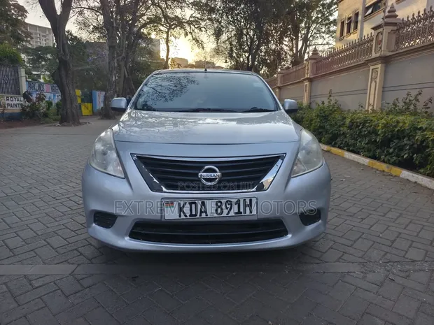 Nissan Latio 1.2 Sedan 2013 Silver - 1