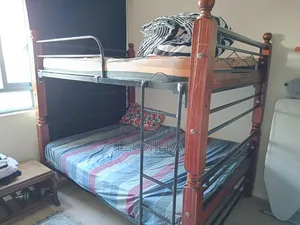 Kitanda cha Double Deck cha Metali na Magodoro