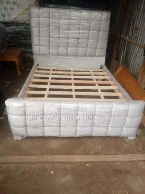Kitanda cha Chester cha 6x6 - Classic na Trendy