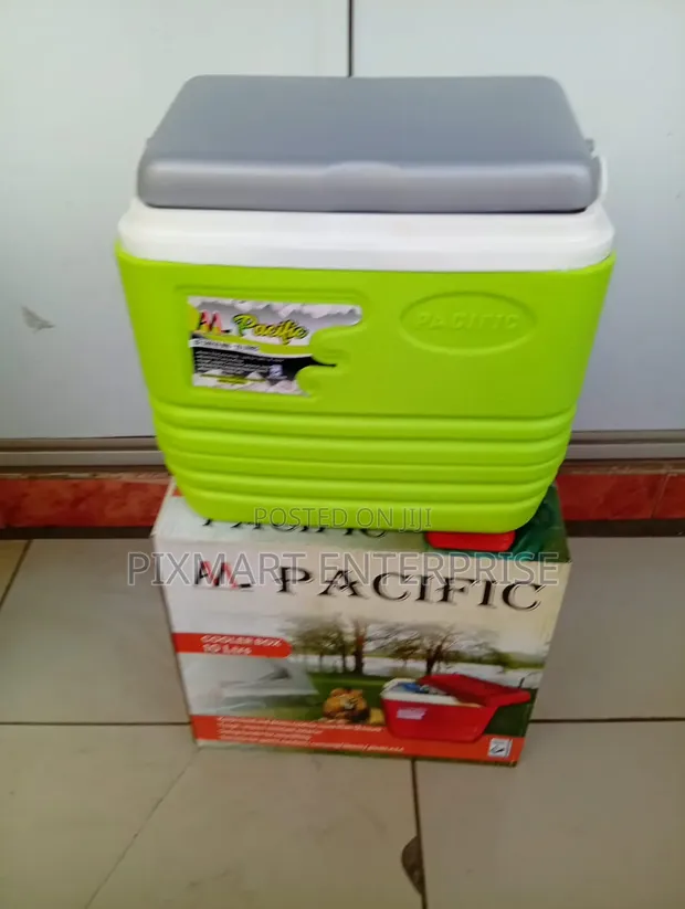Pacific Compact 10L Cooler Box - 1