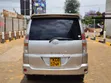 Toyota Voxy X 2WD 8-Seater 2006 Silver - 3