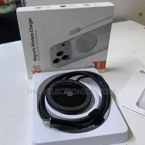 Q12 Wireless Charging Pad with Magnetic Attachment