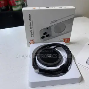 Q12 Portable Magnetic Wireless Charger with Type-C Cable